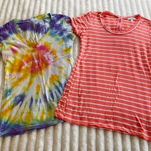🍥Lot of 2 Women’s T-Shirts Charming Charlie and Tie Dye No Boundaries
